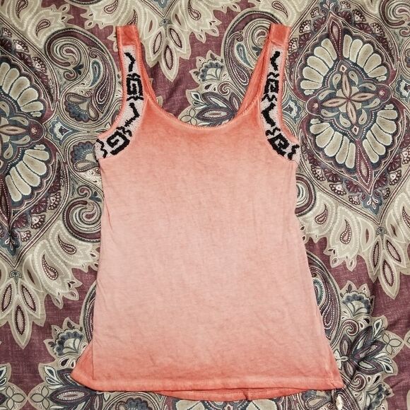 White Crow Salmon Pink Faded Distressed Scoop Neck Boho Chic Beaded Tank Top  - Picture 1 of 3